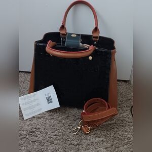 Arcadia black leather purse